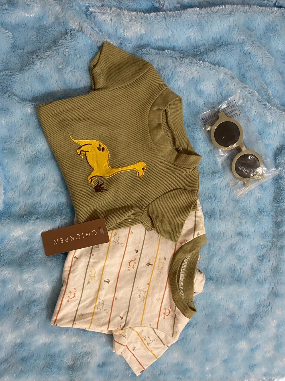 NWT 2 chick pea Olive Green and Cream Dinosaur Kids Matching Set size 3-6M